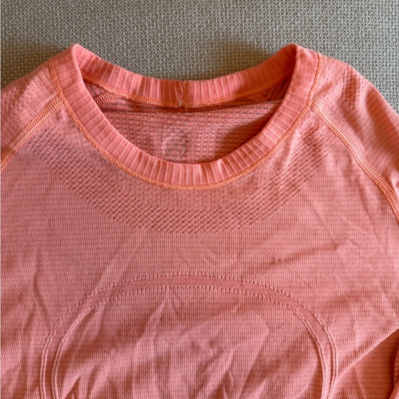 lululemon athletica Coral Long Sleeve Seamless Top - Picture 2 of 5